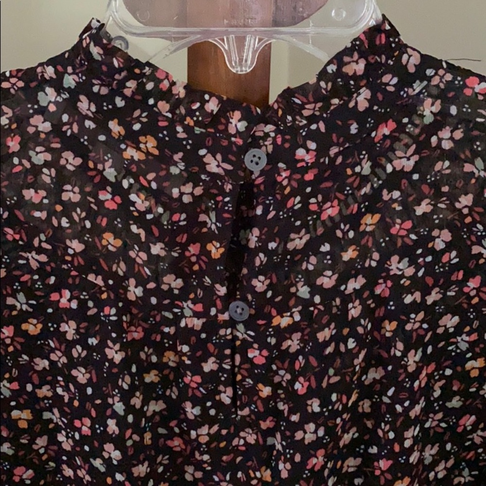 Loft Floral Ruffle Neck Shell - Picture 4 of 6